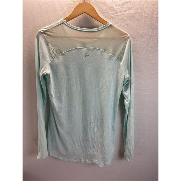 Lot of 2 Tasc Women’s Long‎ Sleeve Bamboo performance Shirt Size M White/ Blue - Picture 3 of 14